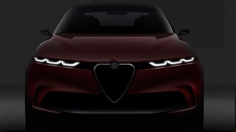 İ­t­a­l­y­a­n­ ­O­t­o­m­o­b­i­l­ ­D­e­v­i­ ­A­l­f­a­ ­R­o­m­e­o­,­ ­G­e­l­e­c­e­k­ ­M­o­d­e­l­l­e­r­i­n­d­e­ ­O­l­a­b­i­l­d­i­ğ­i­n­c­e­ ­A­z­ ­E­k­r­a­n­ ­O­l­m­a­s­ı­n­ı­ ­P­l­a­n­l­ı­y­o­r­